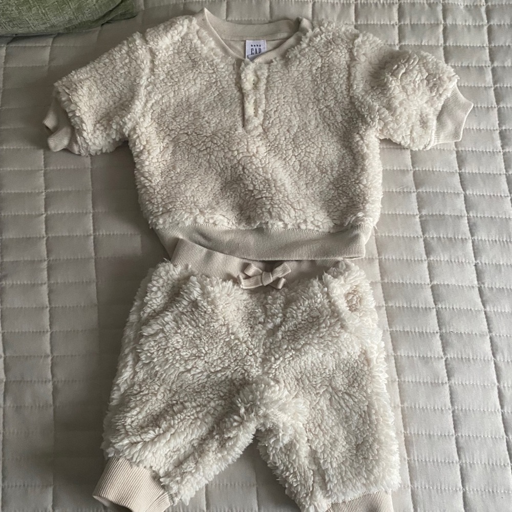 Baby Gap two-piece set
